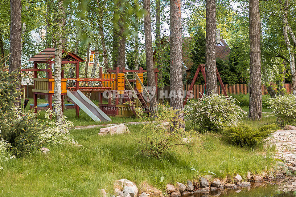 Zaļā iela 3, Jūrmala