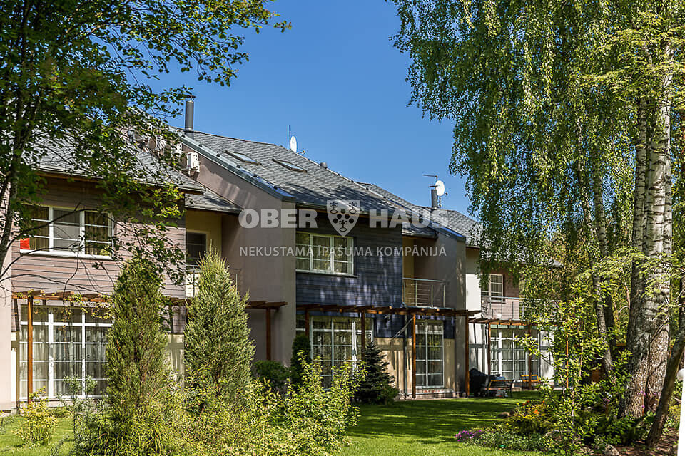 Zaļā iela 3, Jūrmala