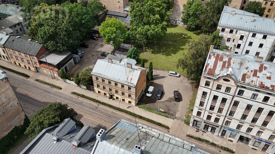 Barona 89, Rīga — zeme