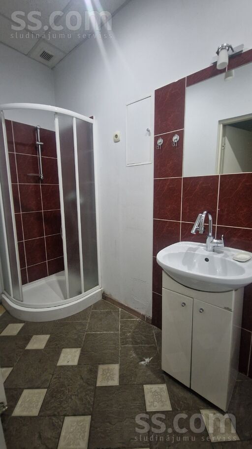 Birznieka-Upīša 15, Rīga — maja