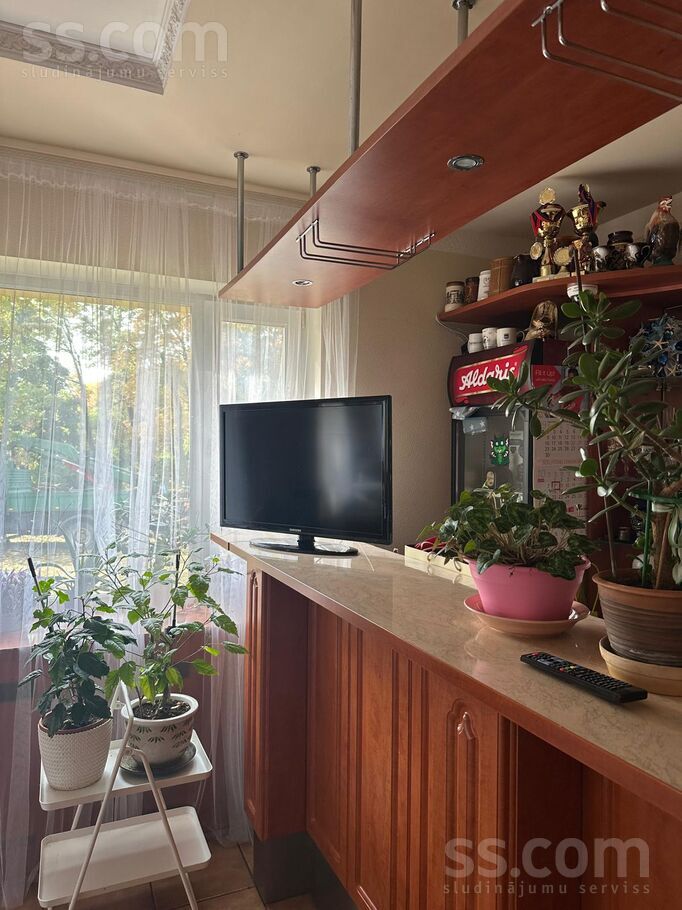 Krasta, Ogre un raj., Ogre — maja