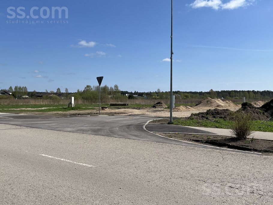 Rožu - Zvaigznāju, Mārupe, Rīgas rajons, Mārupes pag. — zeme