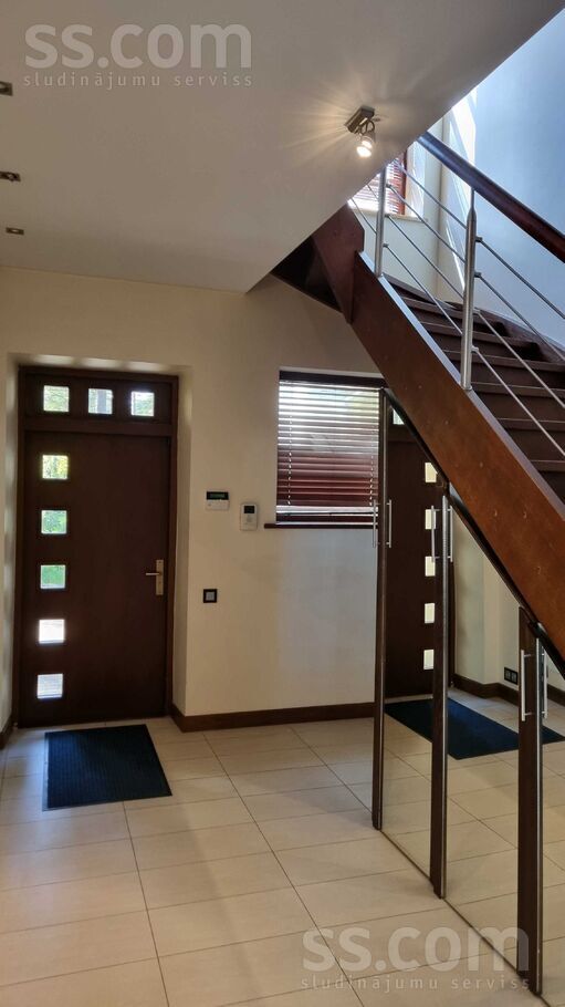 Ezeru 11, Jūrmala — maja