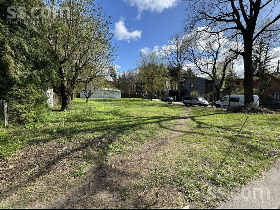 Dīķa 30, Rīga — zeme