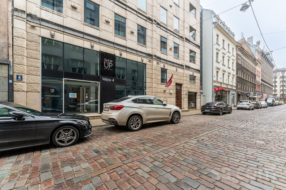 Vaļņu 4, Rīga, Vecrīga — telpa