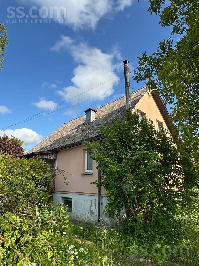 Ābeļziedi, Zūras, Ventspils un raj., Vārves pag. — maja