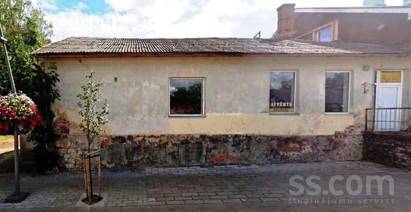 Raiņa 1, Valka un raj., Valka — telpa