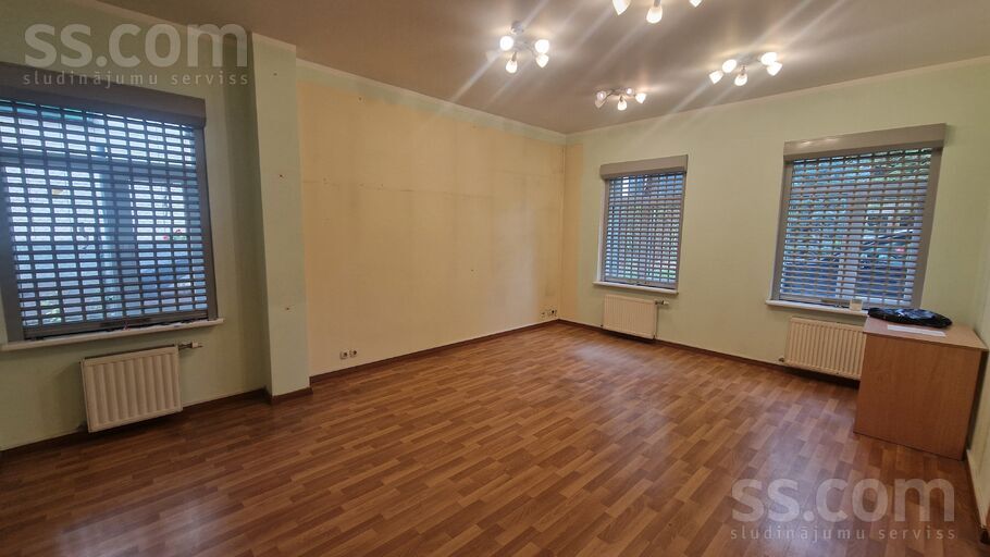 Birznieka-Upīša 15, Rīga — maja