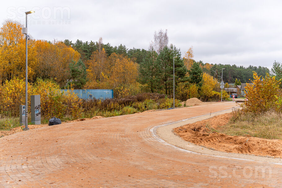 Jaunciema g. 76, Rīga — zeme