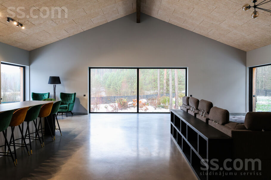 Saulesbrieži, Saulgoži, Rīgas rajons, Ķekavas pag. — maja