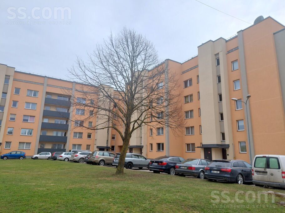 Viestura laukums 7, Viestura laukums, Valmiera un raj., Valmieras pag. — dzivoklis