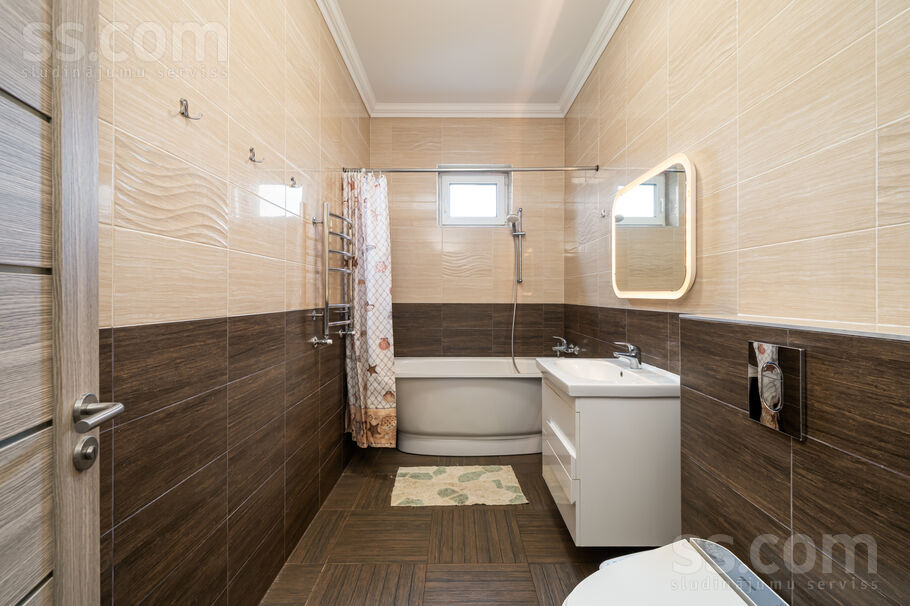 Silaputniņu iela, Mārupe, Rīgas rajons, Mārupes pag. — maja