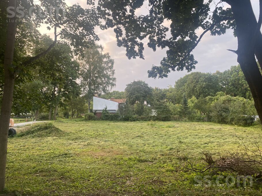 Eiženijas 9a, Rīga — zeme