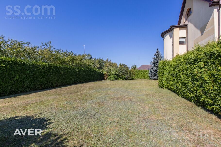 Liliju iela, Mārupe, Rīgas rajons, Mārupes pag. — maja