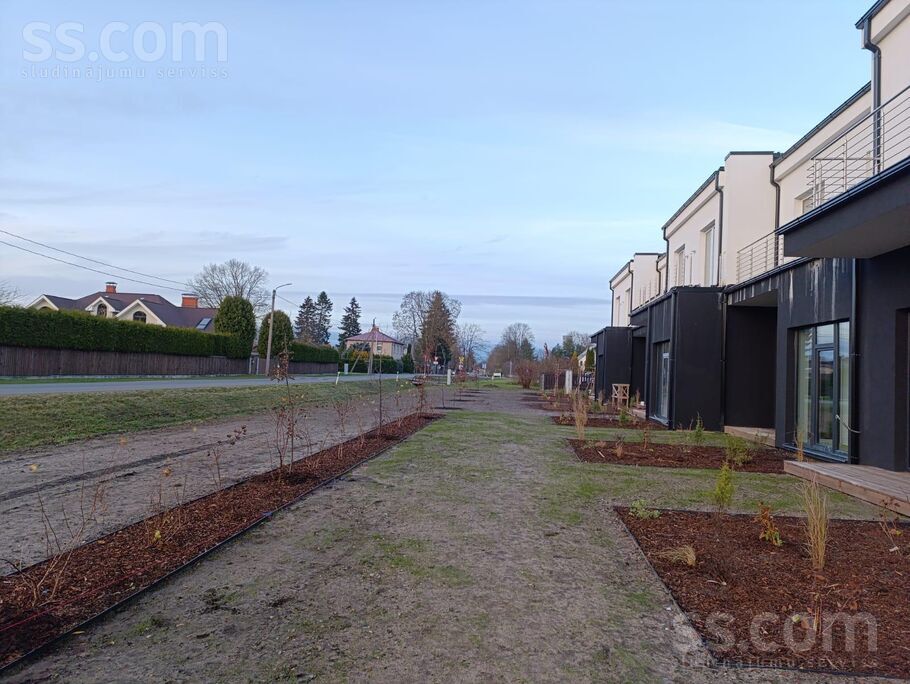 Rītausmas iela 1, Mārupe, Rīgas rajons, Mārupes pag. — maja