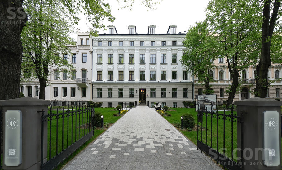 Kalpaka bulv. 7, Rīga — dzivoklis
