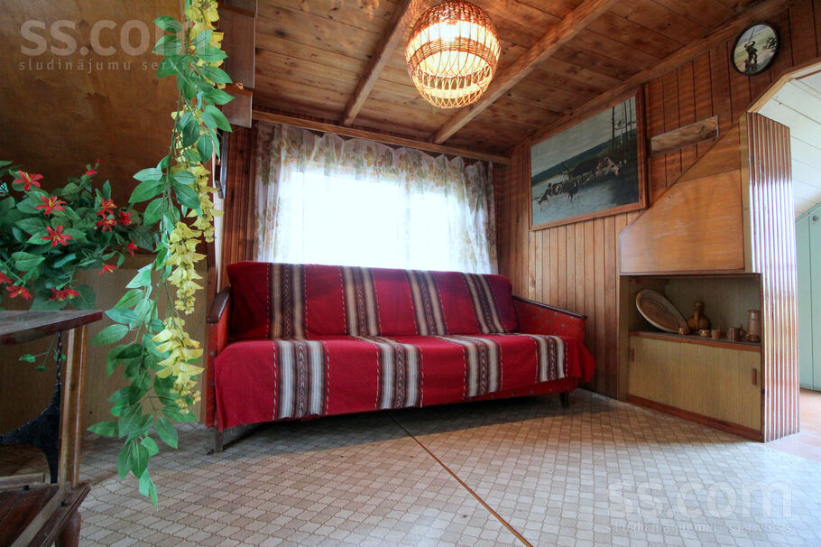 Reiņi 1, Pērkone, Liepāja un raj., Nīcas pag. — maja