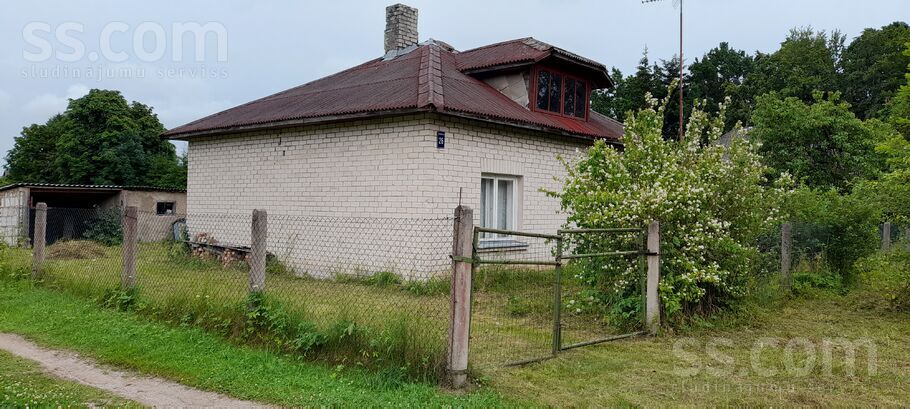 Amatnieku iela 26, Bēne, Dobele un raj., Bēnes pag. — maja