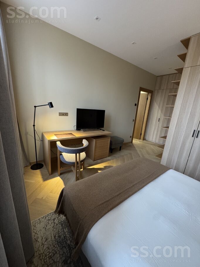 Raiņa bulv. 2, Rīga — dzivoklis