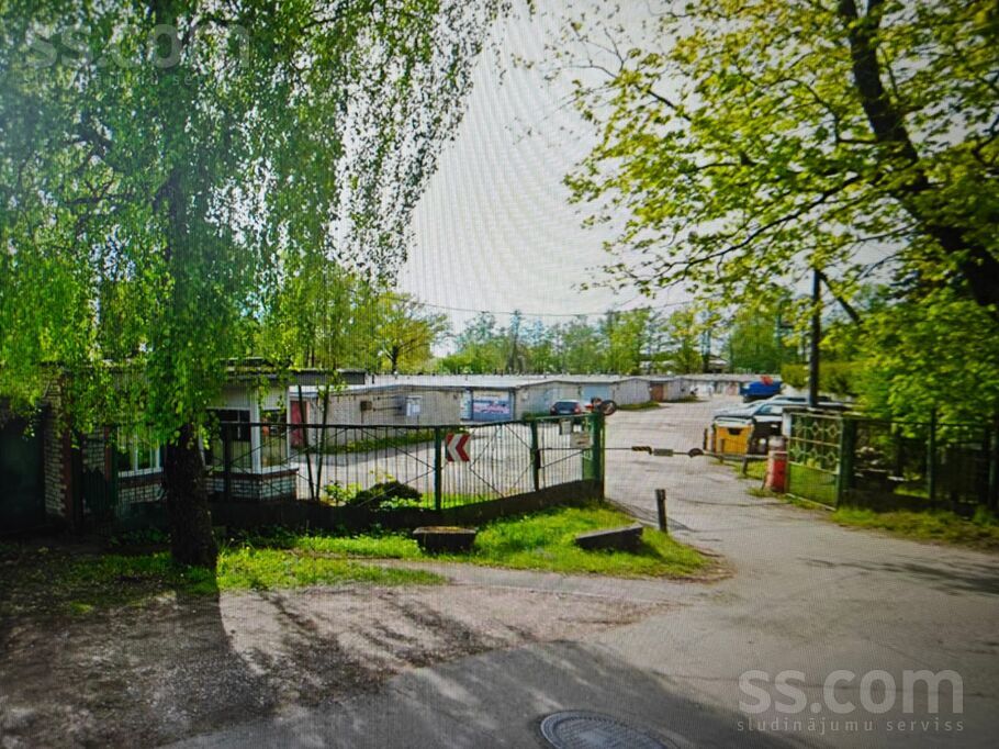 Spāres 12, Rīga, Šampēteris-Pleskodāle — telpa