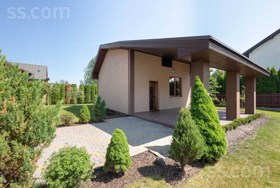 Rozu iela 10, Mārupe, Rīgas rajons, Mārupes pag. — maja