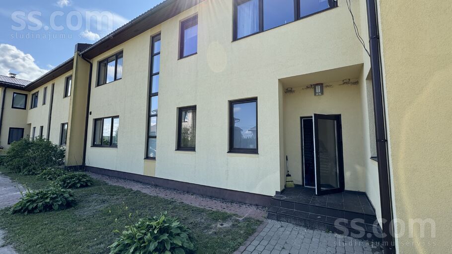 Vīnkalnu iela 37, Mārupe, Rīgas rajons, Mārupes pag. — maja