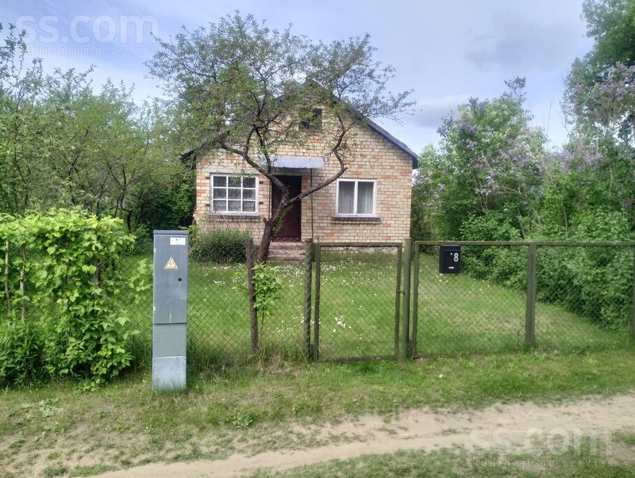 Apoga iela 8, Jelgava un raj., Jelgava — maja