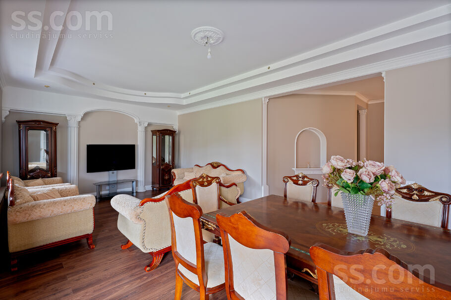 Rozu iela 10, Mārupe, Rīgas rajons, Mārupes pag. — maja