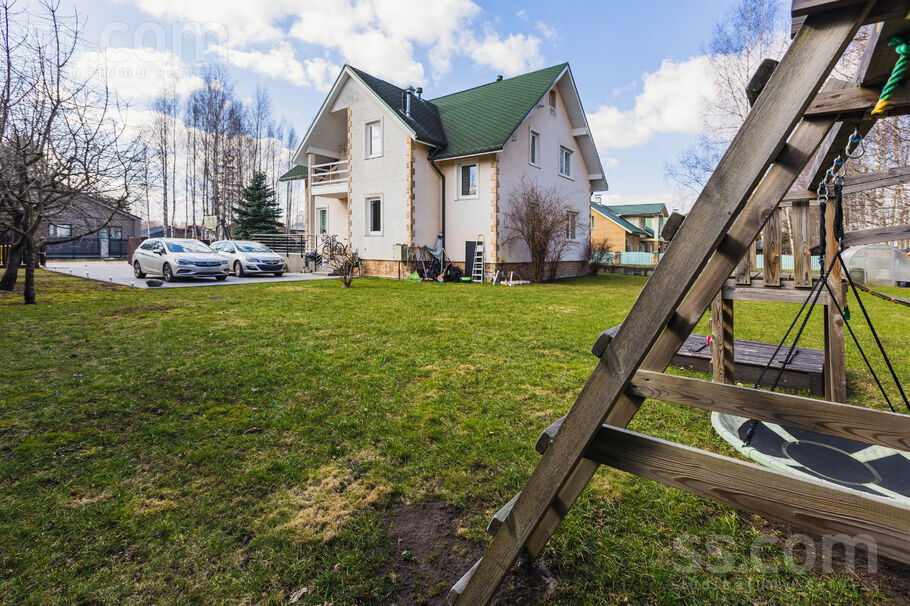 Magnoliju iela 15, Rīgas rajons, Baloži — maja