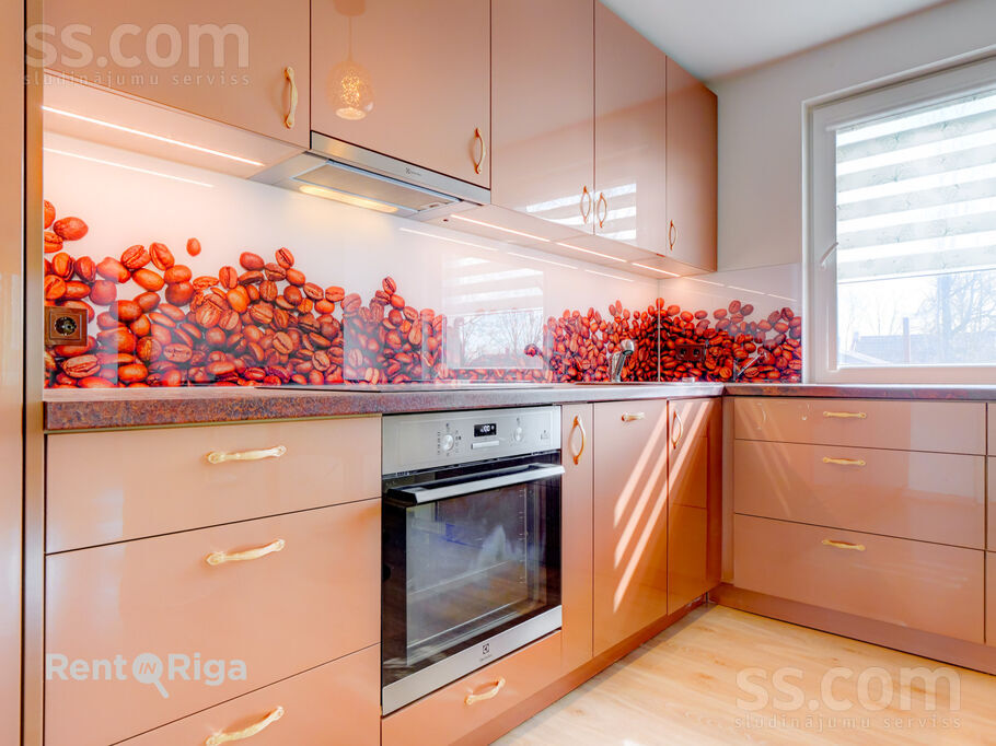 Leona Paegles iela 28, Jūrmala — dzivoklis