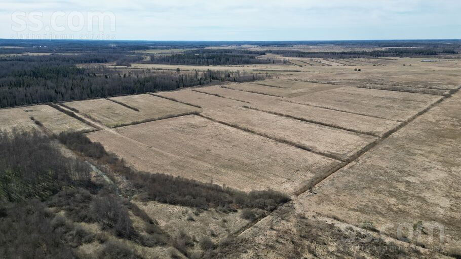 Upeslejas, Valka un raj., Smiltenes pag. — zeme