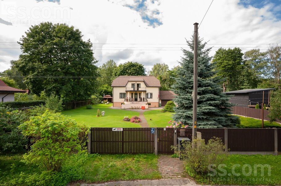 Planīcas, Rīga — maja