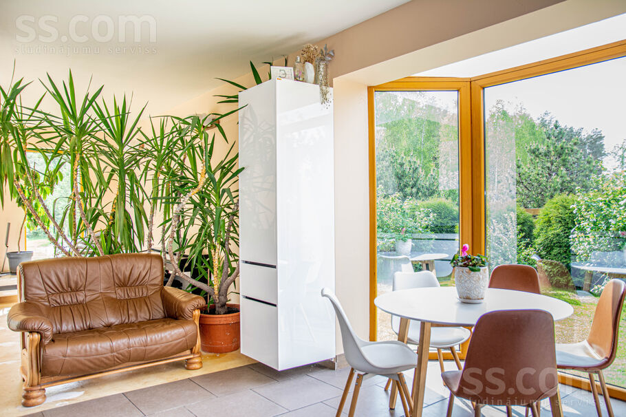 Amoliņu iela, Iecēni, Jelgava un raj., Cenu pag. — maja