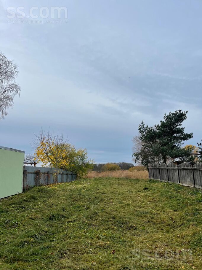 Airu 73a, Rīga — zeme