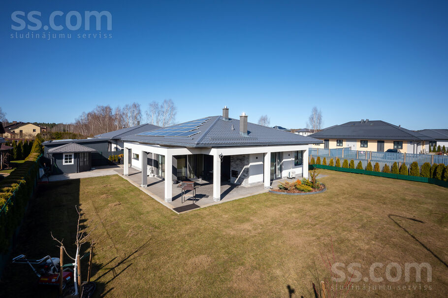 Mango iela 1, Mežāres, Rīgas rajons, Babītes pag. — maja