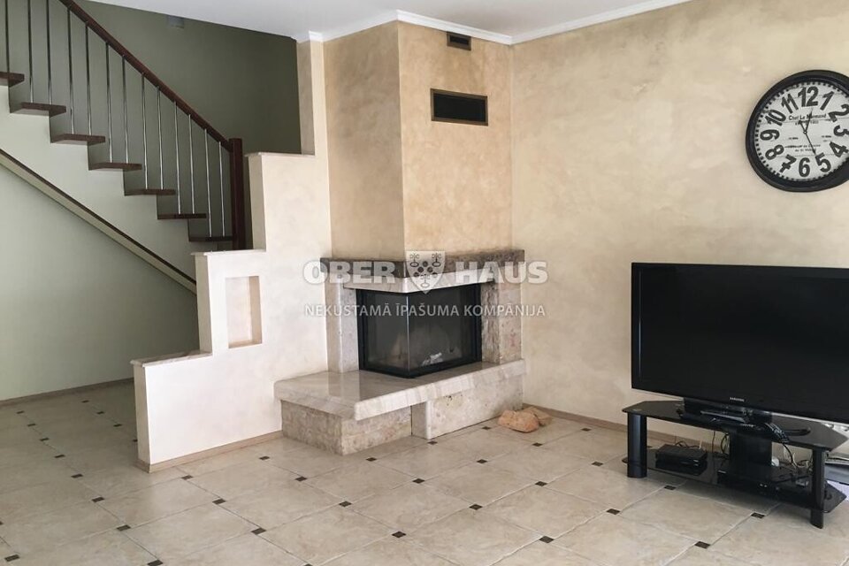 Zaļā iela 3, Jūrmala