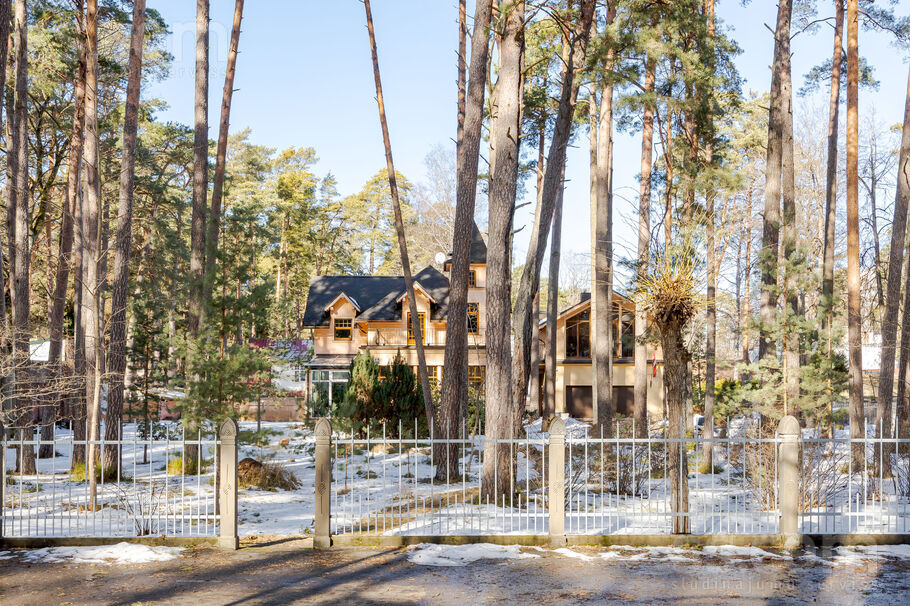 Edinburgas, Jūrmala — maja