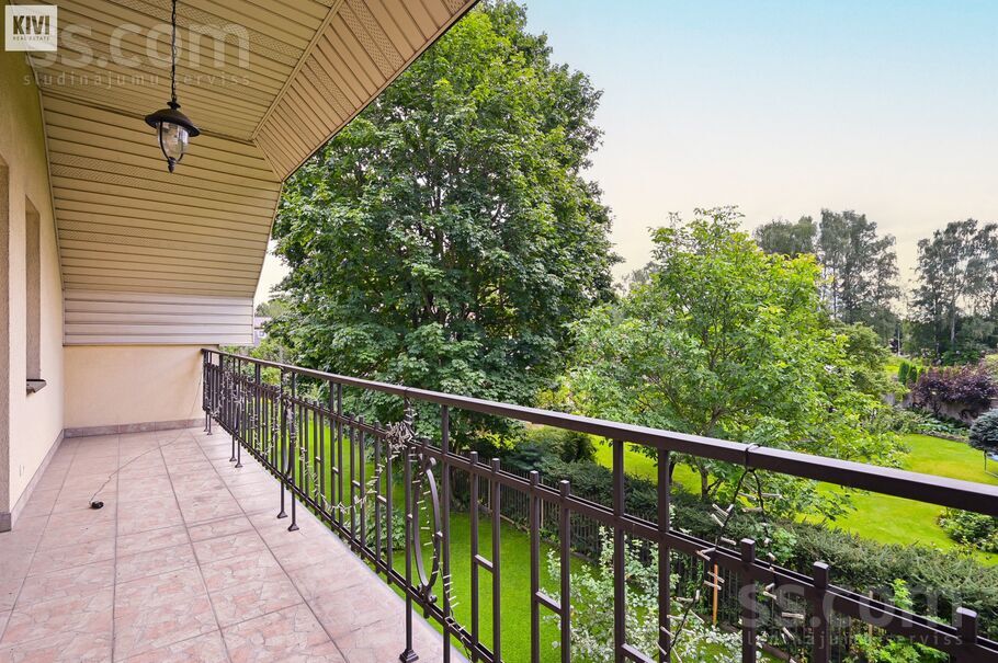 Planīcas, Rīga — maja