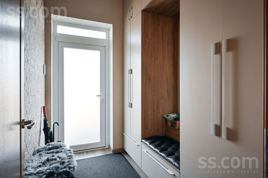 Mango iela 1, Mežāres, Rīgas rajons, Babītes pag. — maja