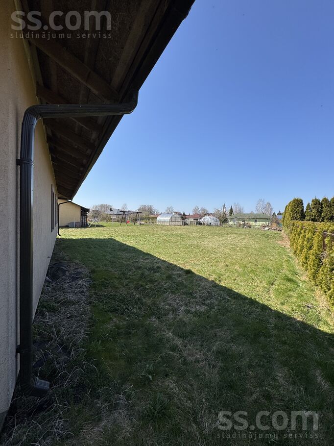 Bērzu iela 11, Iecava, Bauska un raj., Iecavas nov. — maja