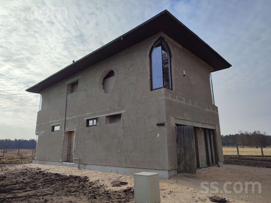 Lūšu 10, Jūrmala — maja