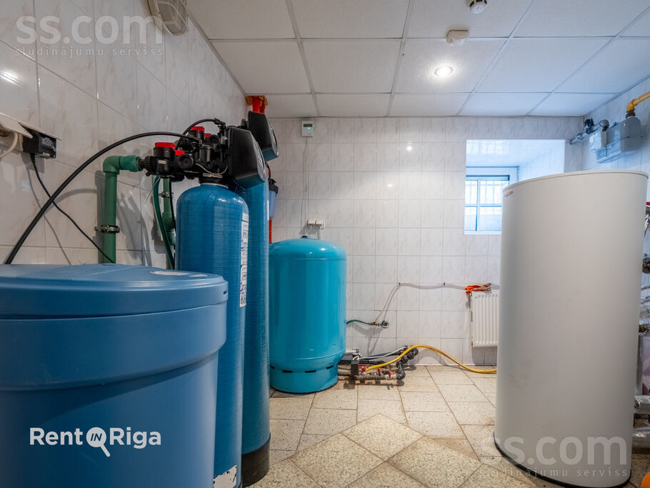 Sudrabu Edžus 1, Rīga — maja