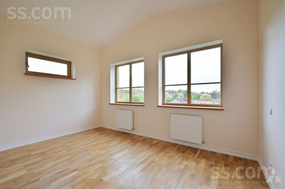 Kanālu iela 26a, Jūrmala — maja