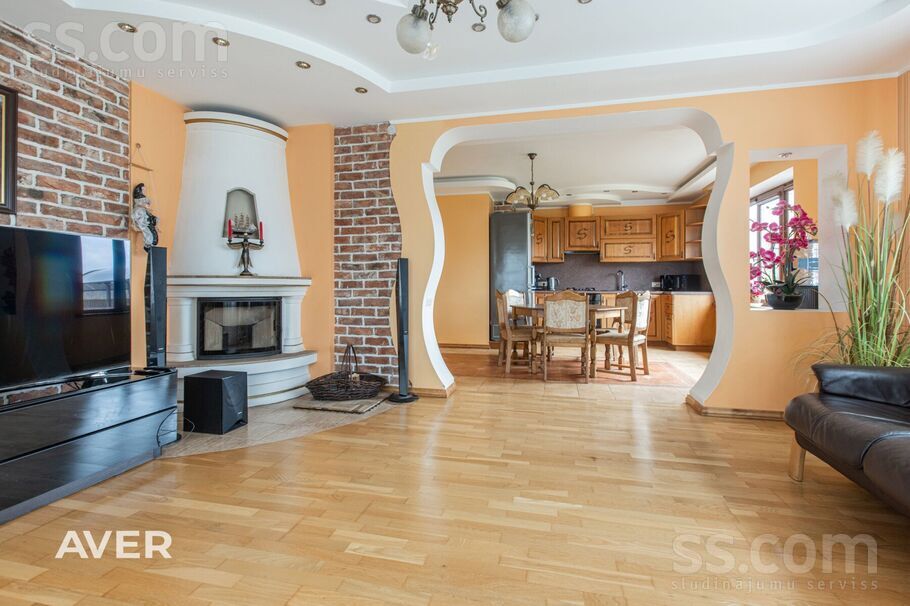 Saulaines 12, Jelgava un raj., Jelgava — maja