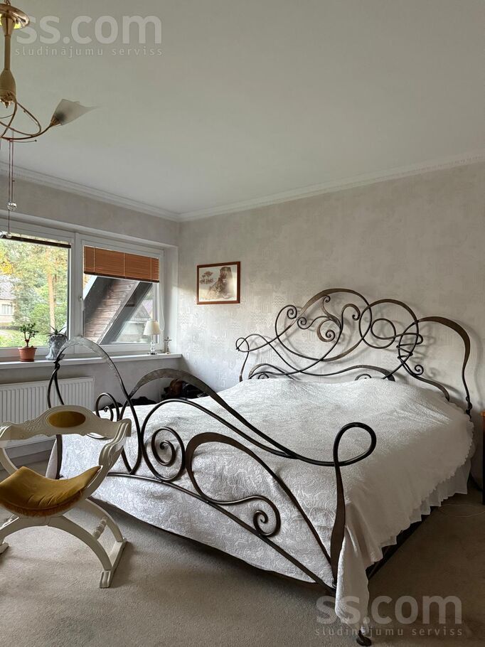 Augstienes, Rīga — maja