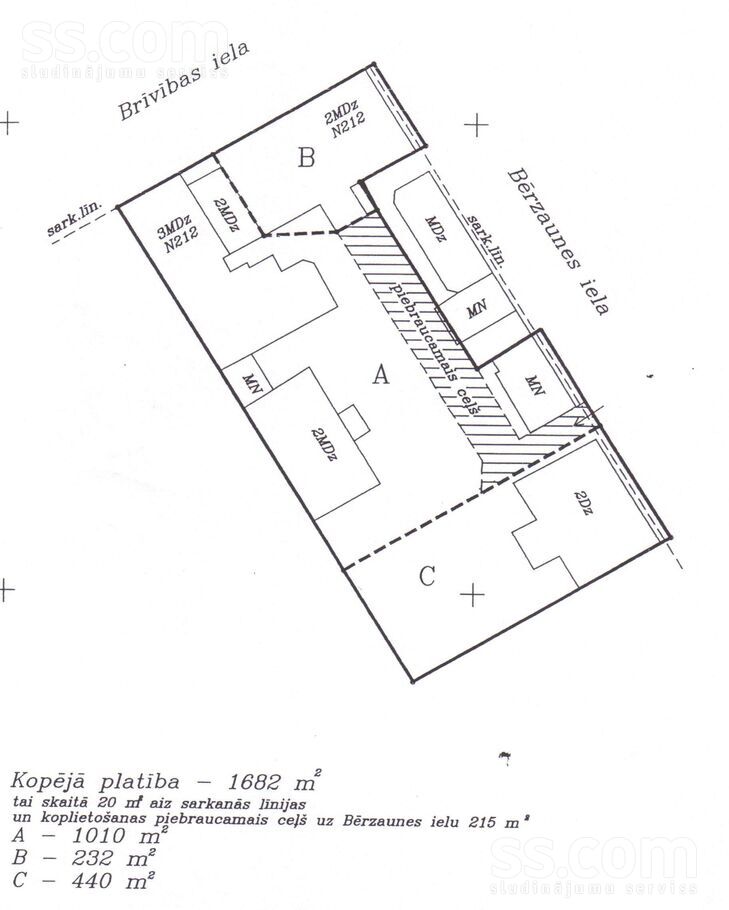 Brīvības gatve 212a, Rīga — maja