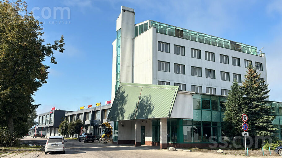 Brīvības gatve, Rīga — maja