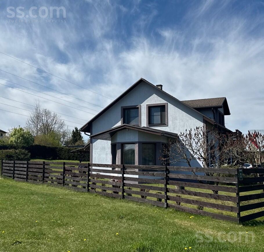 Upmaļu, Ogre un raj., Ikšķile — maja