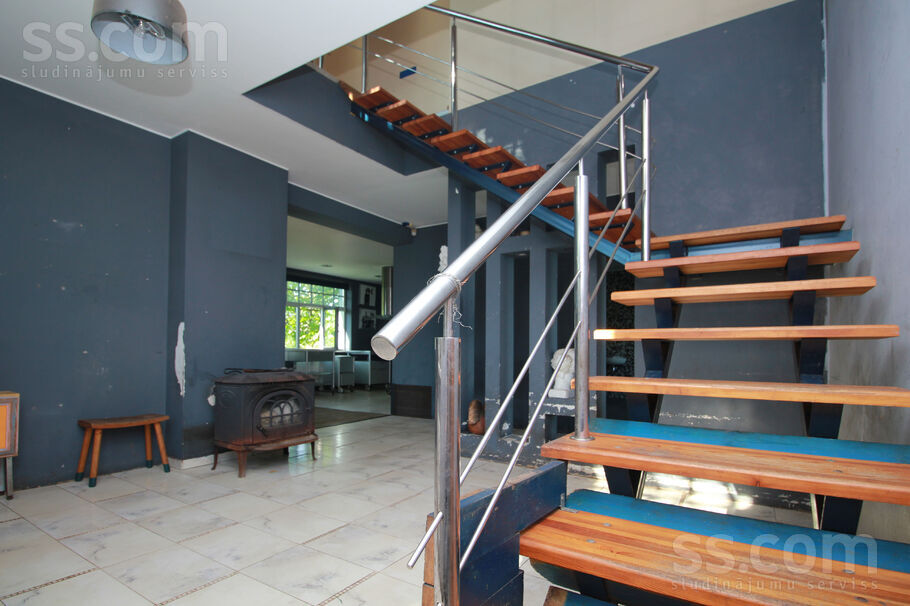 Dārzciema 17, Rīga — maja