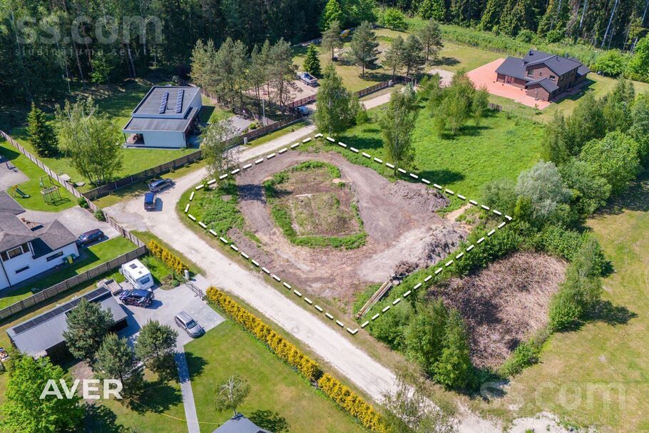 Mežkalēji, Jelgava un raj., Jelgava — zeme